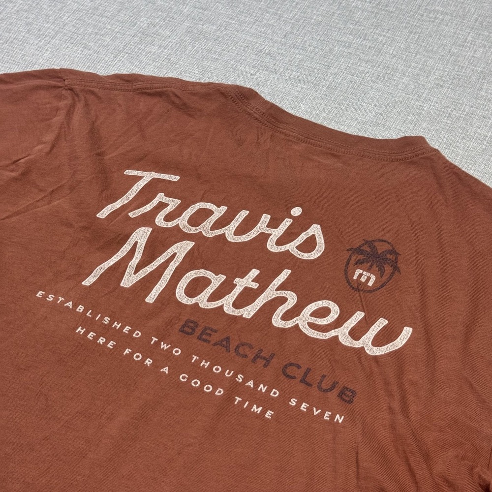 Travis Mathew T-Shirt Mens Medium Brown Crew Neck Cotton Jersey Graphic Logo